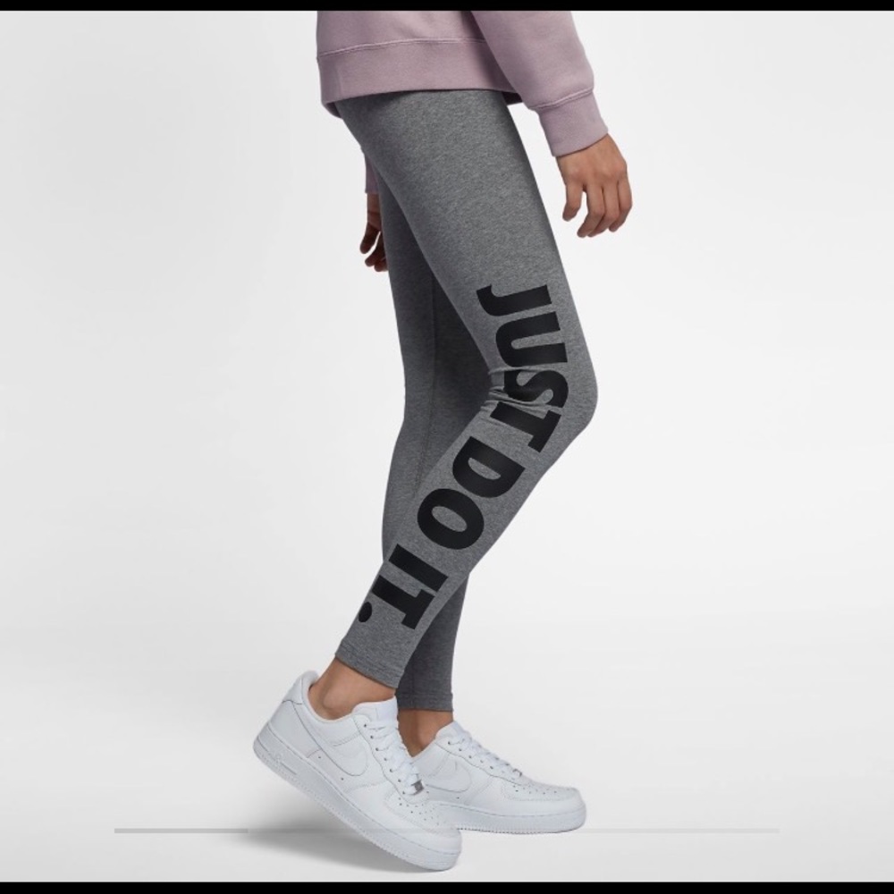 NIKE SPORTSWEAR LEG-A-SEE